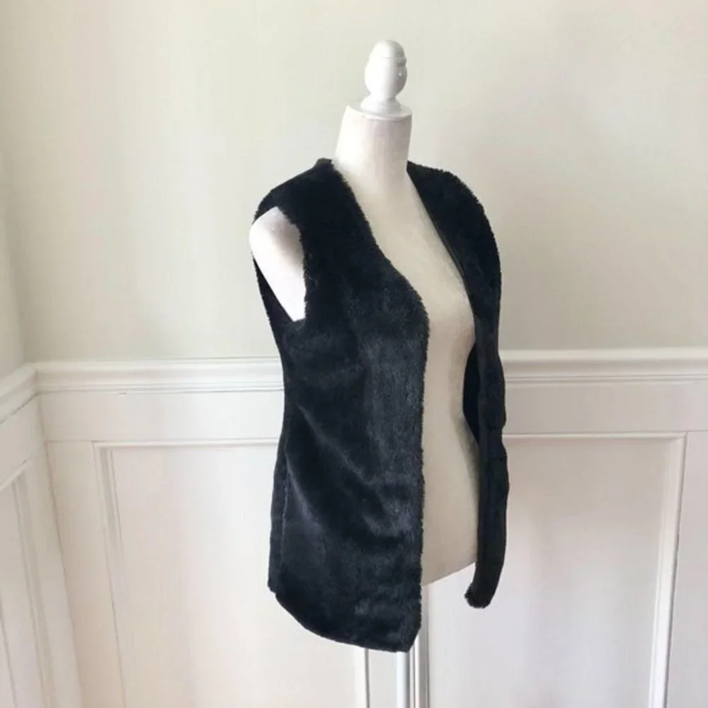 Me Jane Super Soft Faux Fur Vest XS Black - Picture 2 of 5